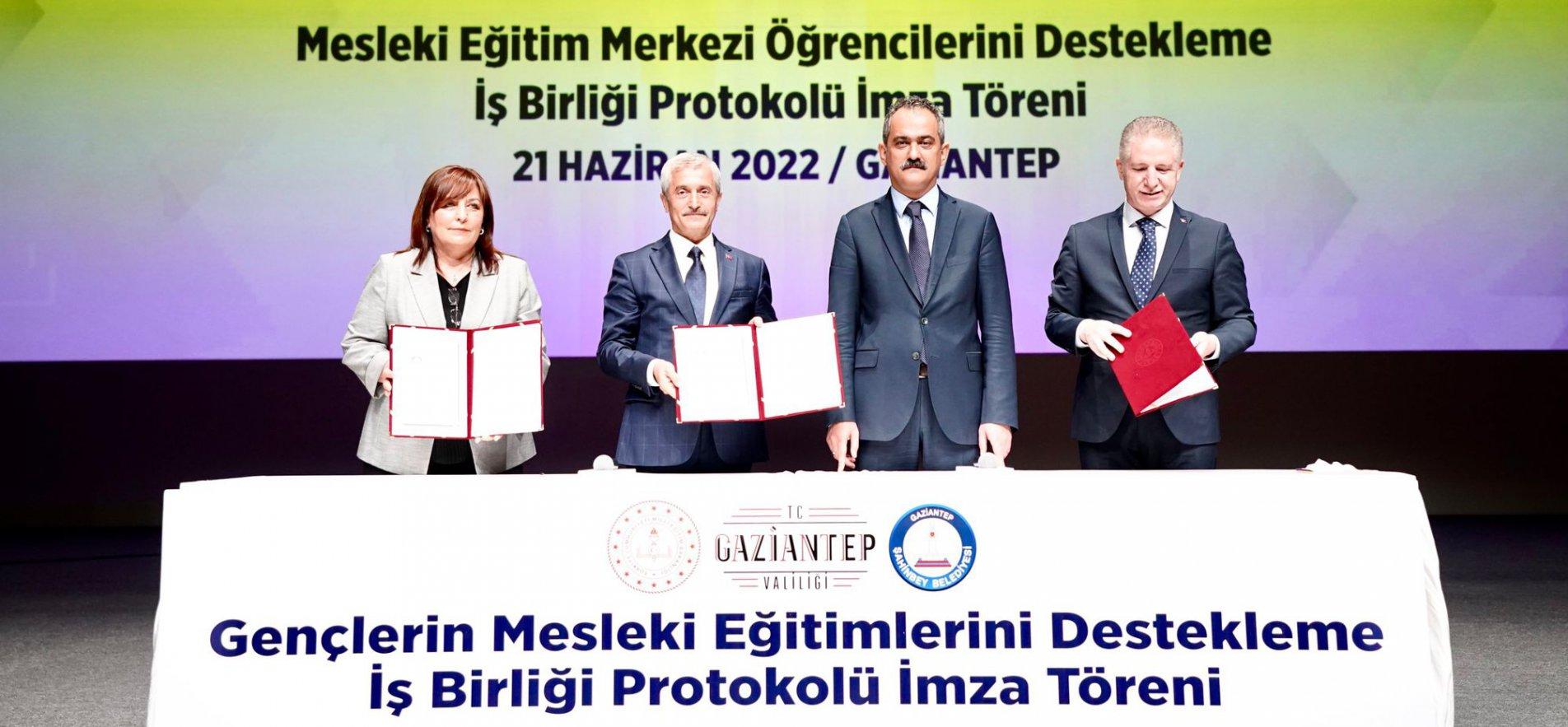 GAZİANTEP'TE GENÇLERİN MESLEKİ EĞİTİMLERİNİN DESTEKLENMESİ İÇİN İŞ BİRLİĞİ