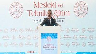 BAKAN ÖZER, TÜRKİYE'DE MESLEKİ VE TEKNİK EĞİTİMİN GELDİĞİ NOKTAYI DEĞERLENDİRDİ