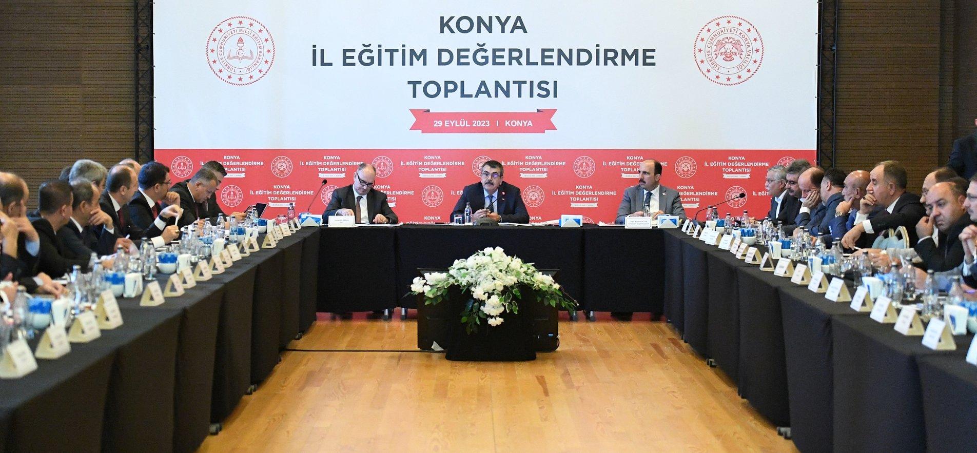 BAKAN TEKİN, KONYA'DA İL EĞİTİM DEĞERLENDİRME TOPLANTISINA KATILDI